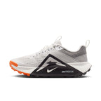 Women’s Wildhorse 10 (103 - Summit White/Black-Saftey Orange-Phantom)